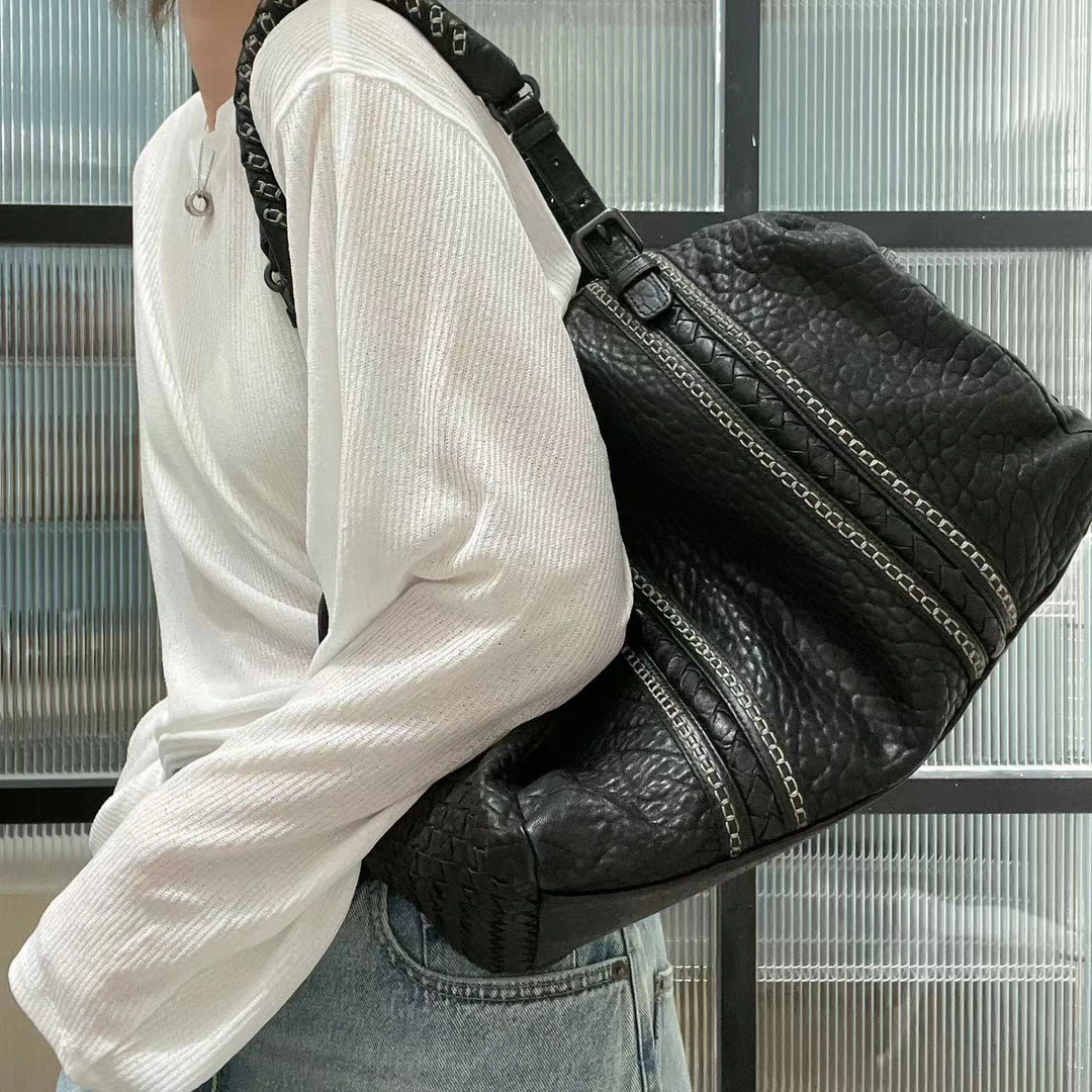 95新 BOTTEGA VENETA/葆蝶家 黑色牛皮波士顿手提包