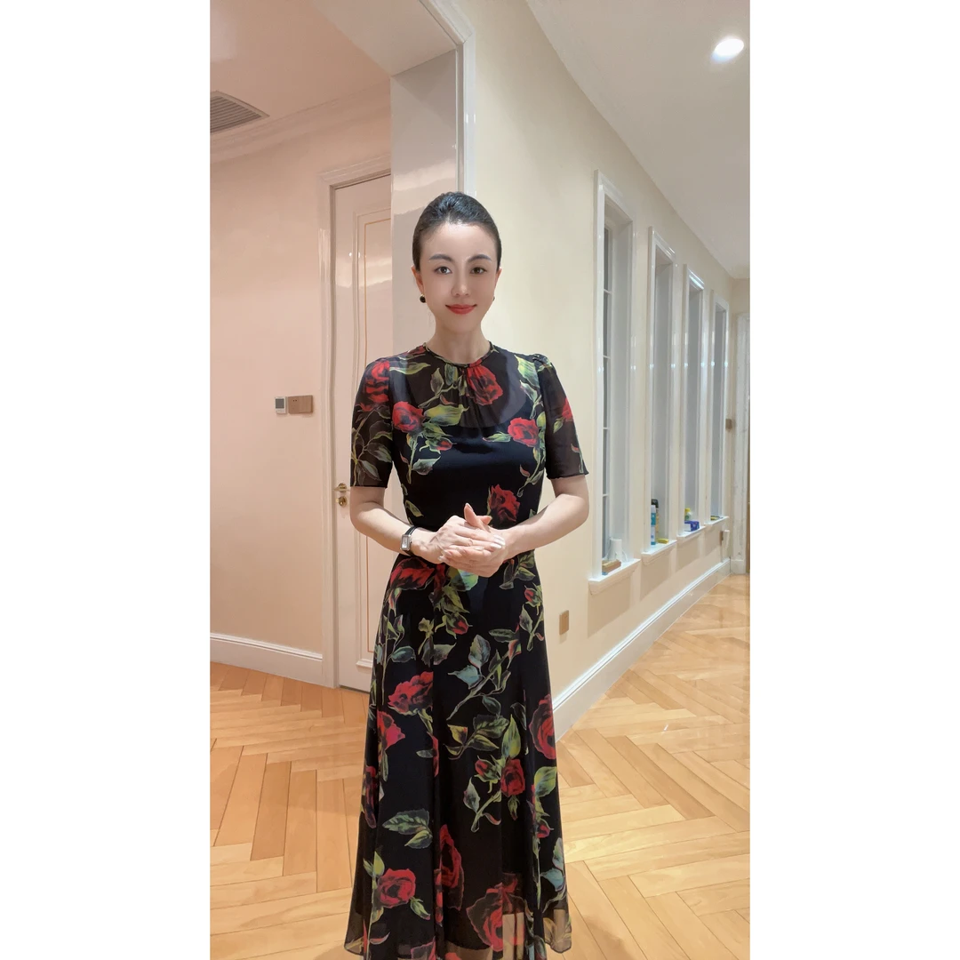 5057研家轻奢高级感气质圆领珍丝花色玫瑰印花短袖连衣裙