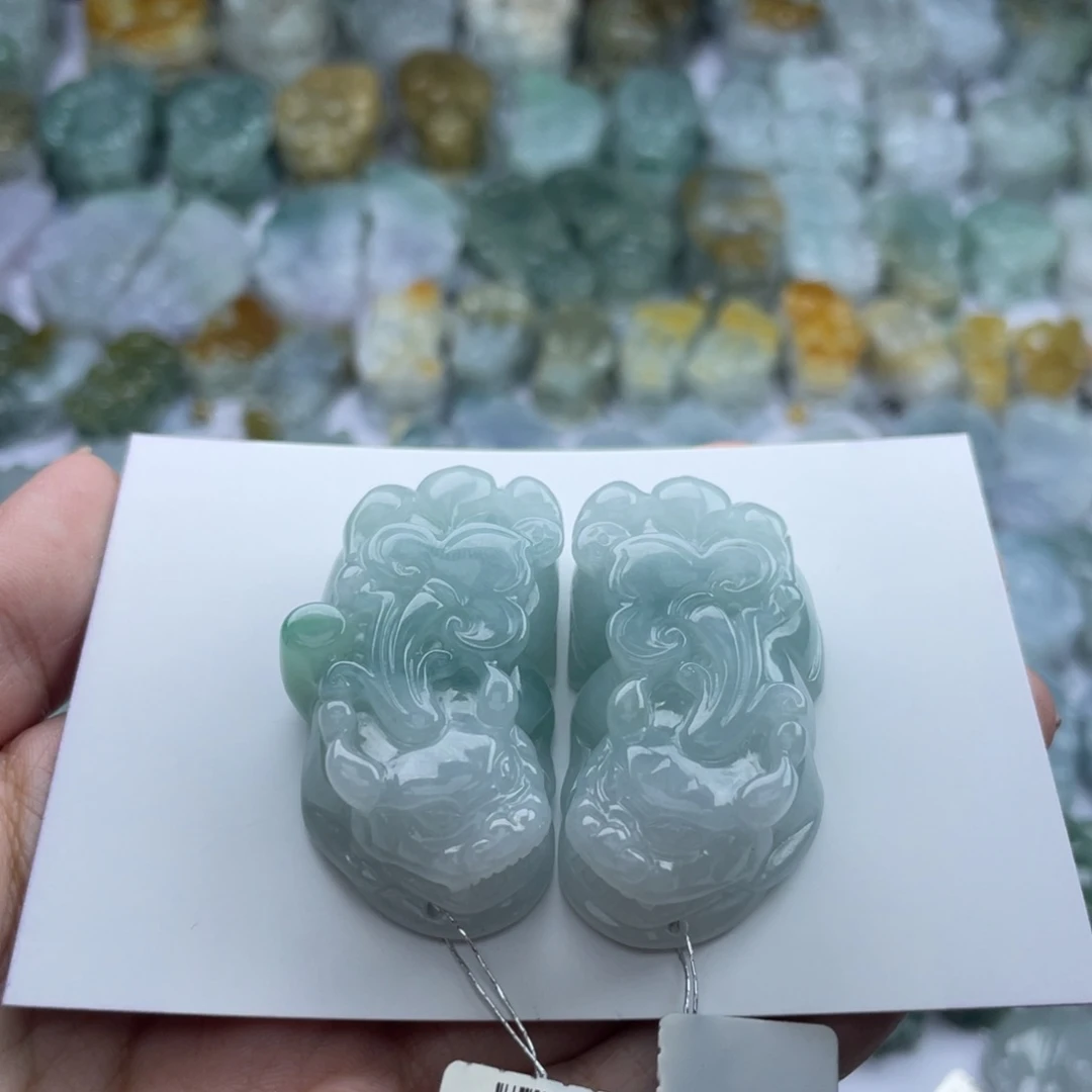 翡翠颈饰未镶嵌?**晶貔貅