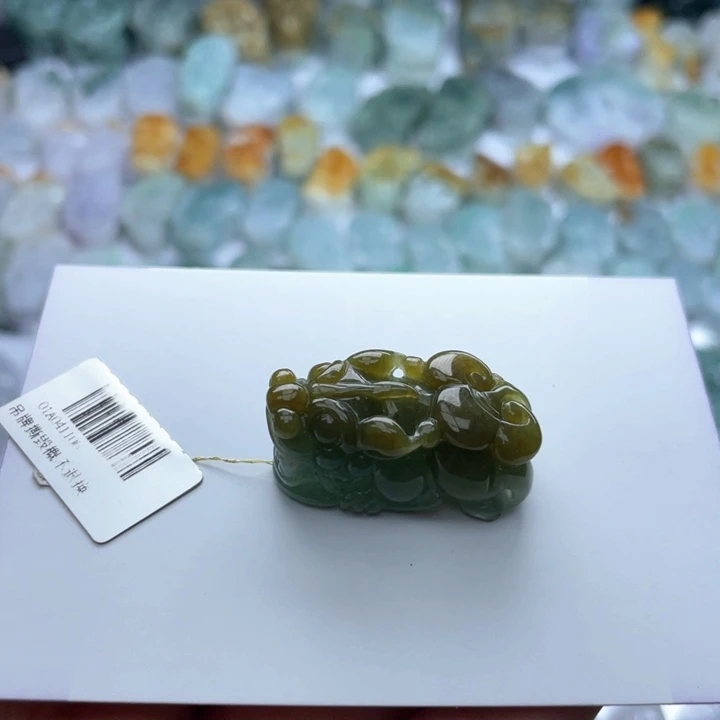 翡翠颈饰未镶嵌貔貅