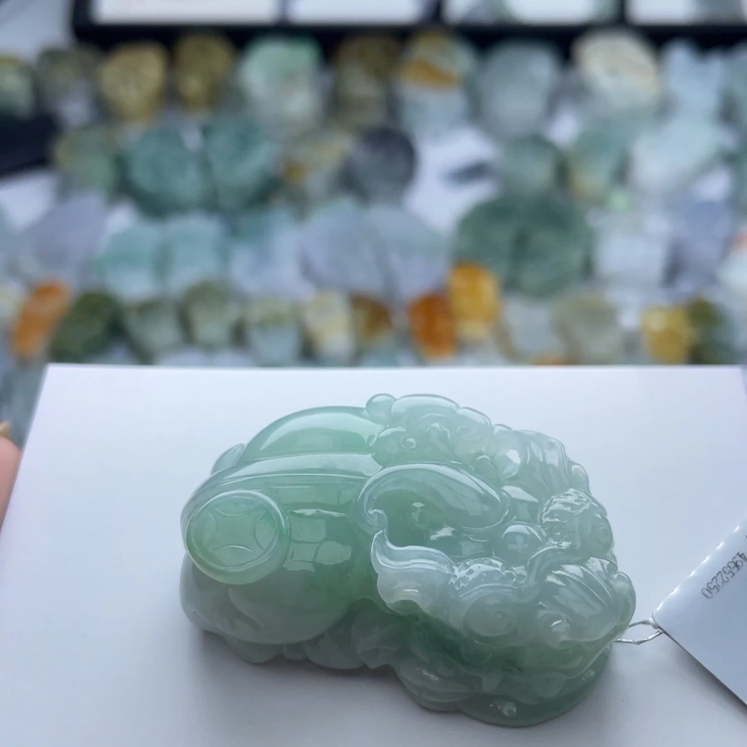翡翠颈饰未镶嵌貔貅