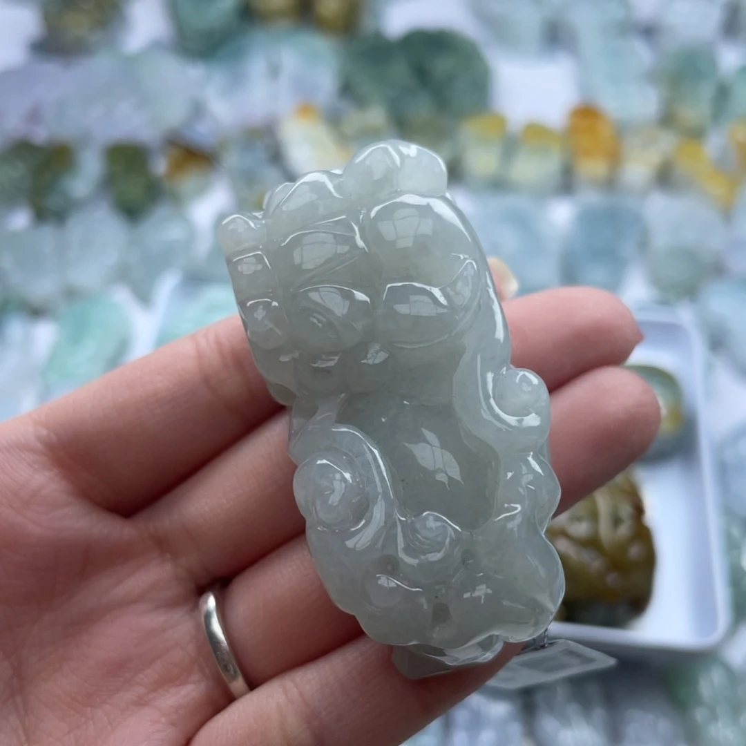 翡翠颈饰未镶嵌貔貅