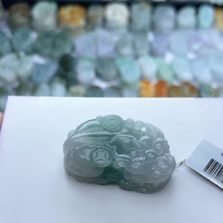 翡翠颈饰未镶嵌貔貅