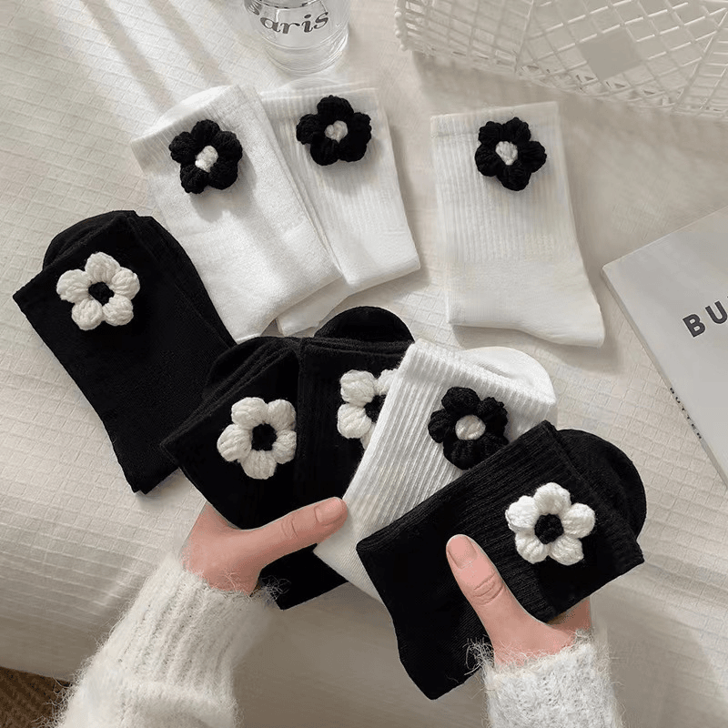 袜子女秋冬中筒袜日系韩版毛线针织花朵网红个性潮袜甜美jk学生袜