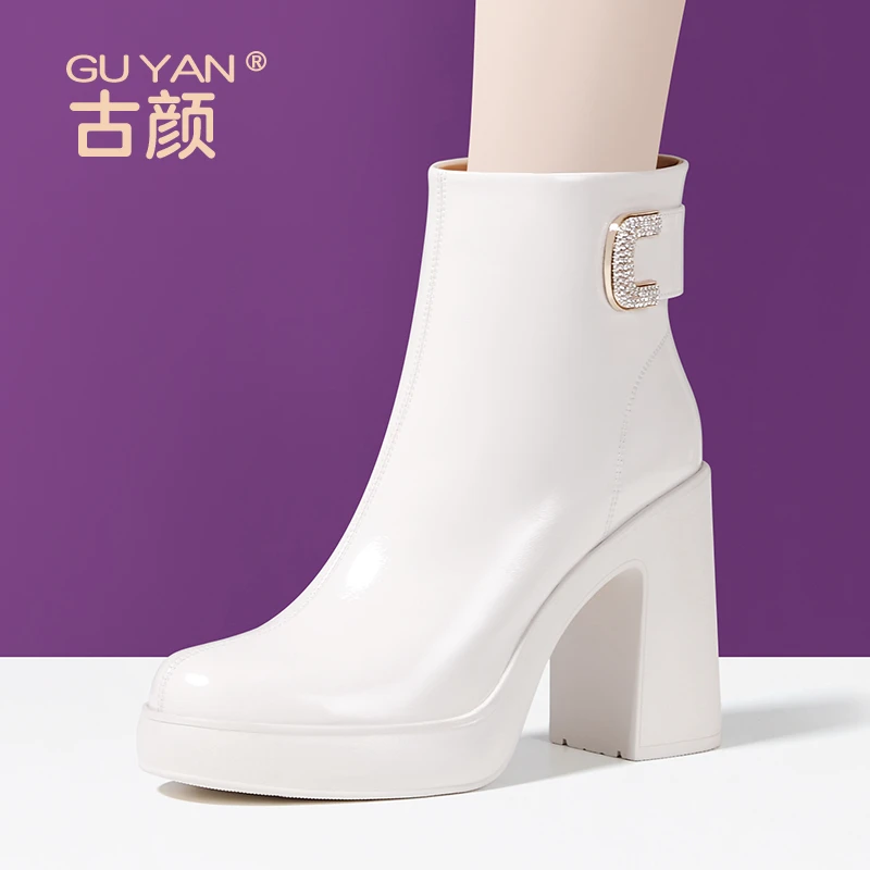 羊皮走秀高跟短靴女新款秋冬英伦风粗跟方头防水台漆皮时尚马丁靴