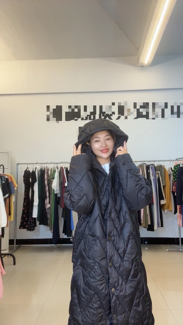 C1236冬季新品两色带帽中长款时尚宽松棉服