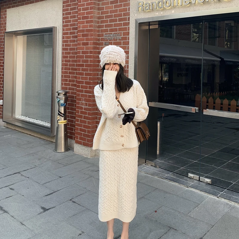 77store 套装冬裙两件套女2024年新款针织麻花毛衣开衫直筒半身裙