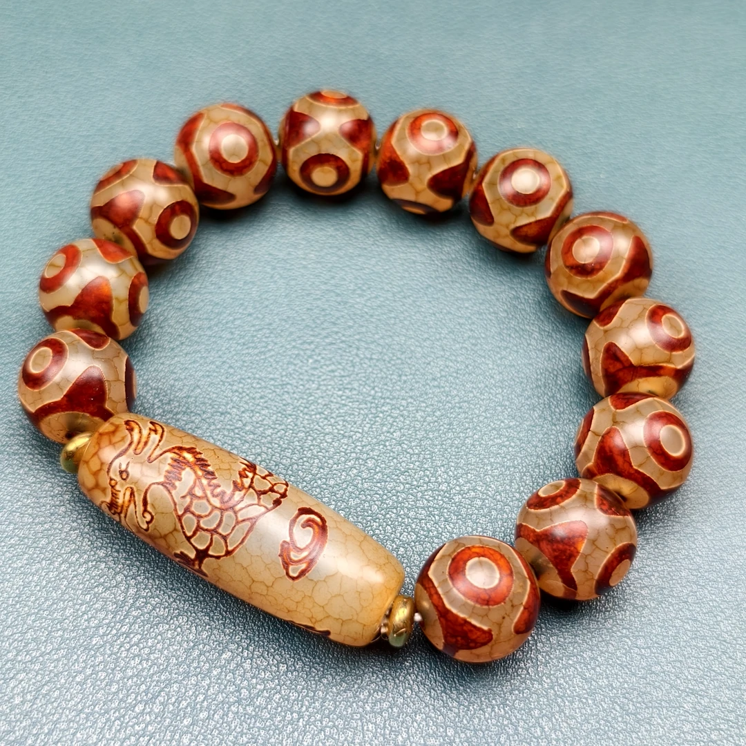 雪域龍珠搭配三眼手链，红皮老料高油风化龙鳞纹，男女同款名族风
