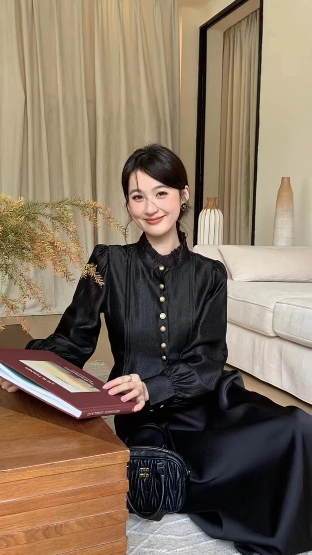 大码衬衫气质网红时尚长袖上衣