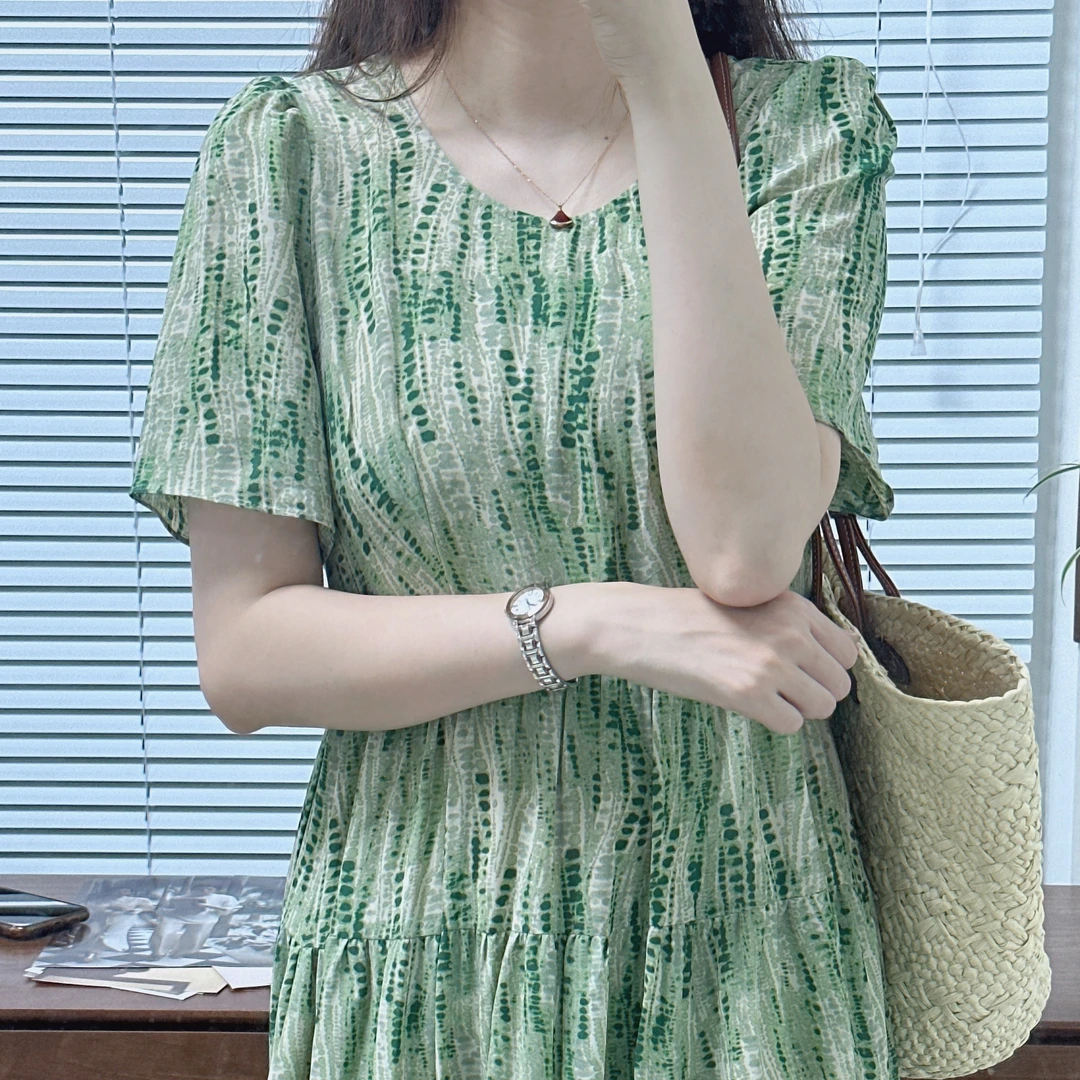 （清清）双绉绿色碎花连衣裙女收腰显瘦气质夏时尚圆领中长款复古