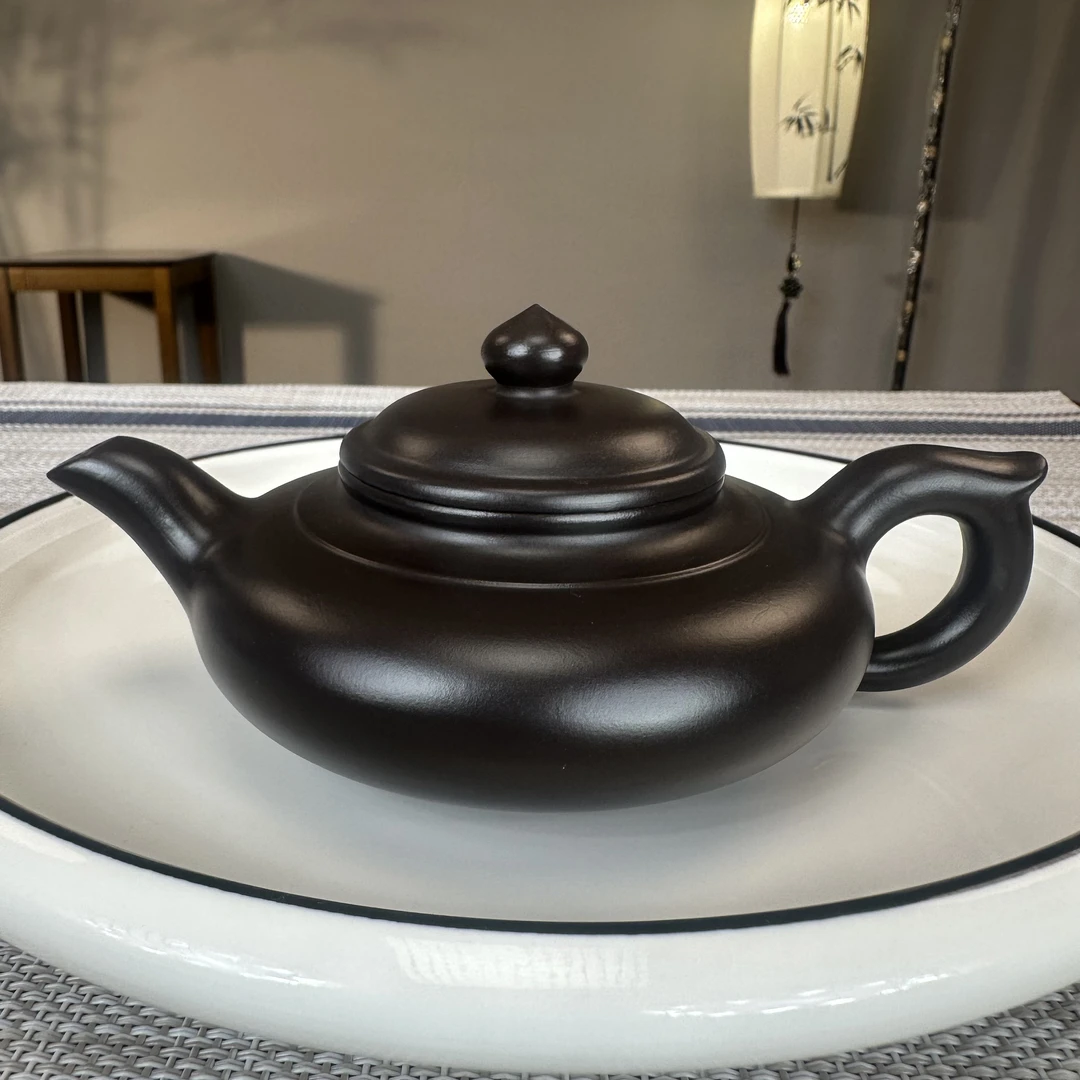 079宜兴原矿紫砂壶黑朱泥扁笑樱手工制茶壶