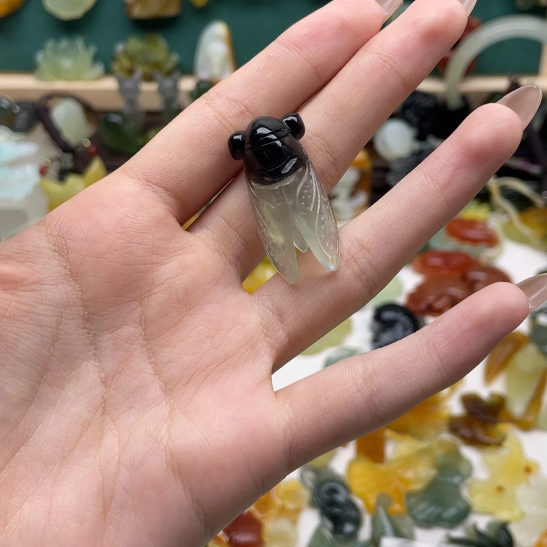 蛇纹石玉颈饰未镶嵌非***?