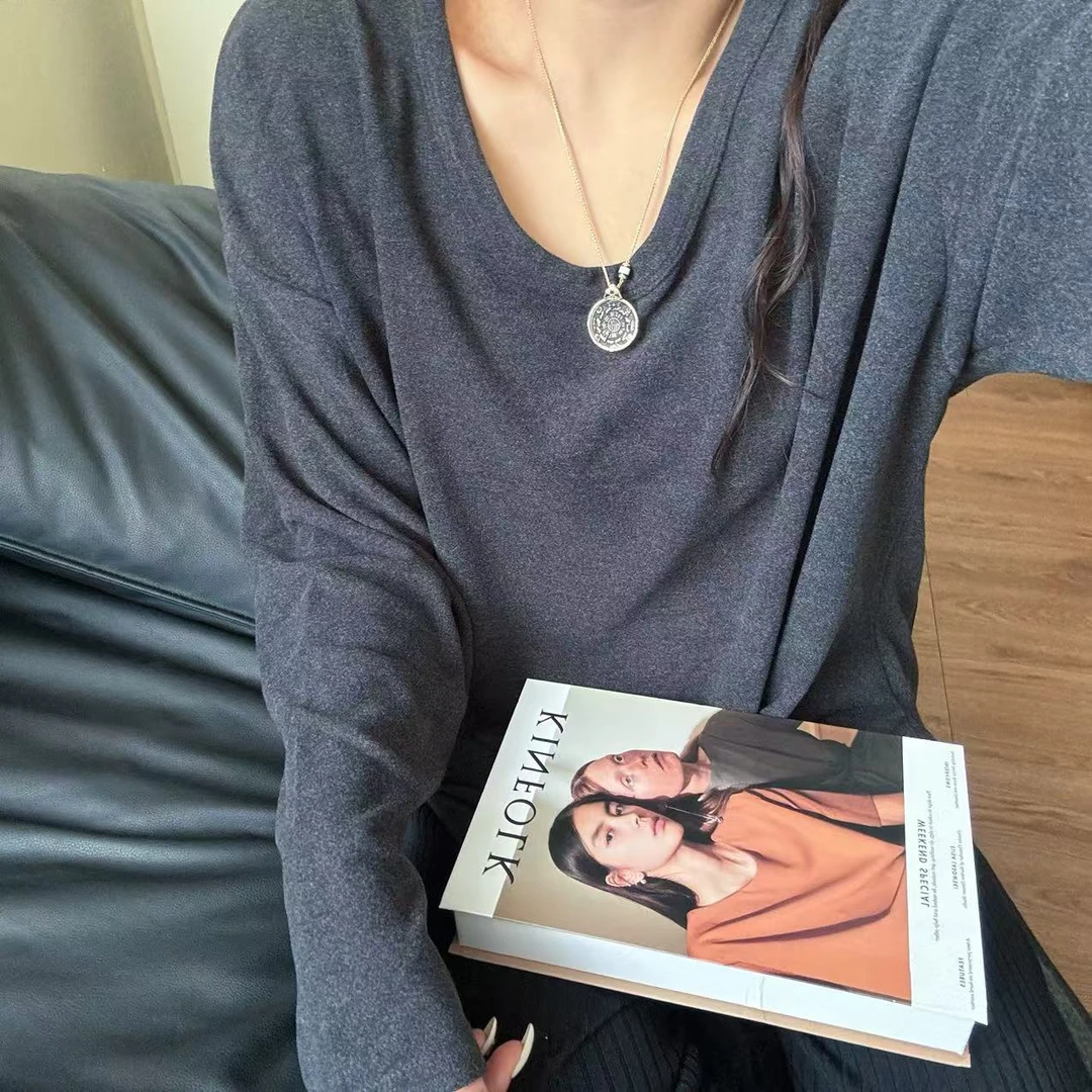 『LZZ』2024冬季时尚百搭简约高级轻奢显瘦宽松大领口笑脸磨毛体恤