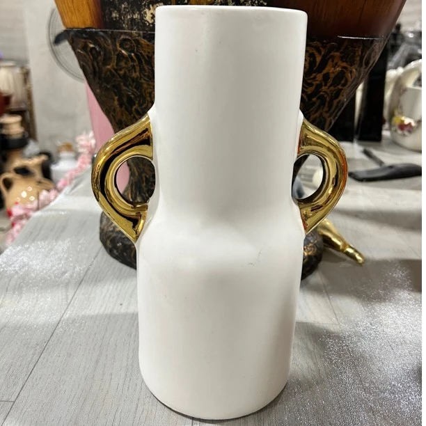 微瑕捡漏孤品北欧现代风格陶瓷双耳花瓶哑光白色双金耳
