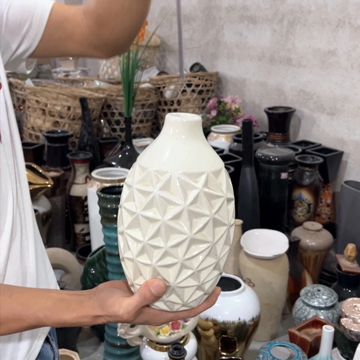 瓶高度24厘米口径3厘米