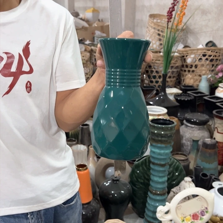 瓶高度21厘米口径7厘米