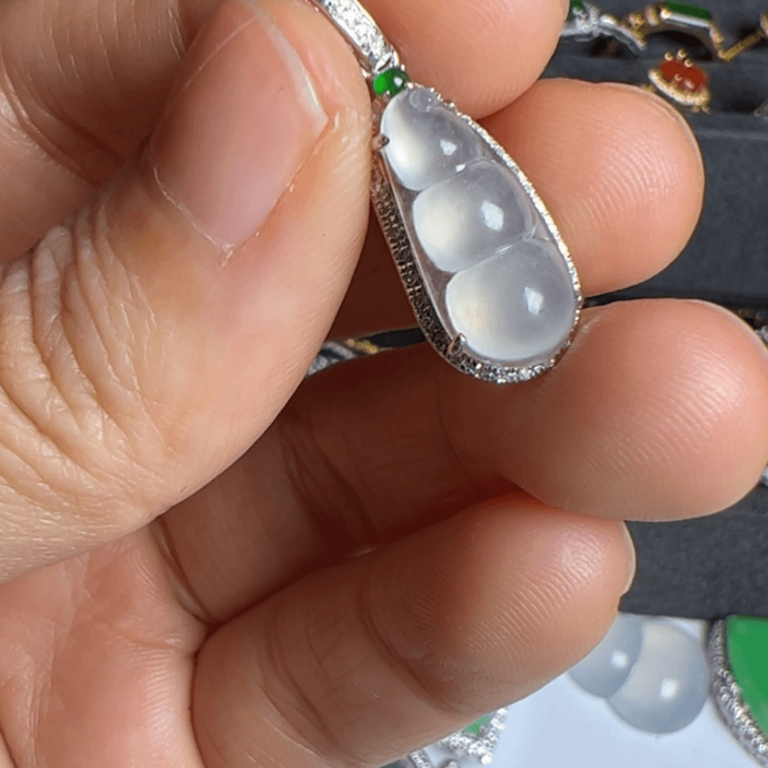 【闪购商品】翡翠吊坠(不含链)18K金镶嵌