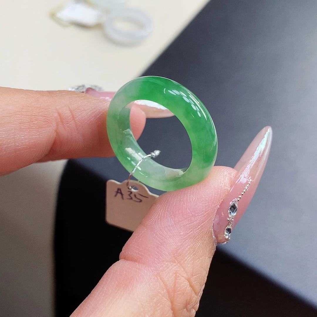 翡翠戒指未镶嵌12-13号