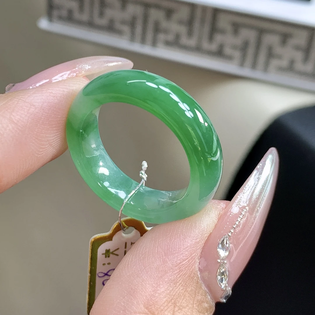 天然缅甸翡翠玉戒指 18号 老坑满色飘辣绿翡翠戒圈 18.1-6.3-4mm
