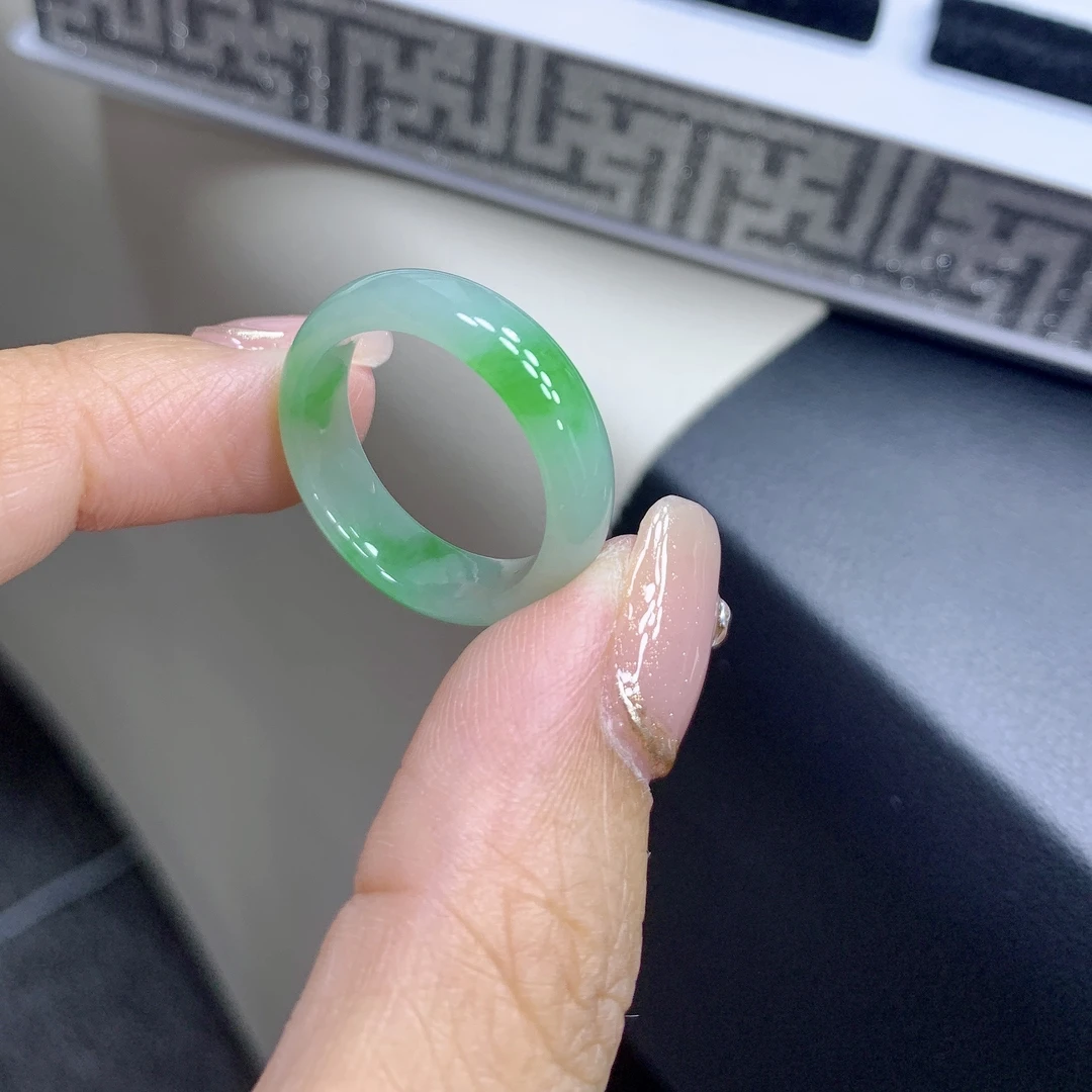 21号飘阳绿缅甸翡翠戒圈戒指内径19.3，老坑天然缅甸翡翠指环