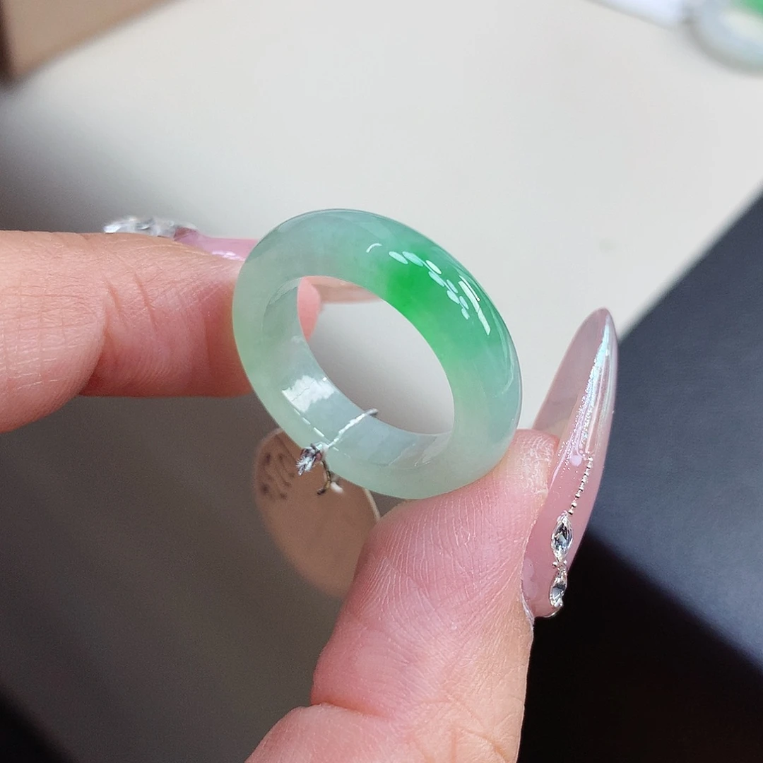 翡翠戒指未镶嵌17-18号