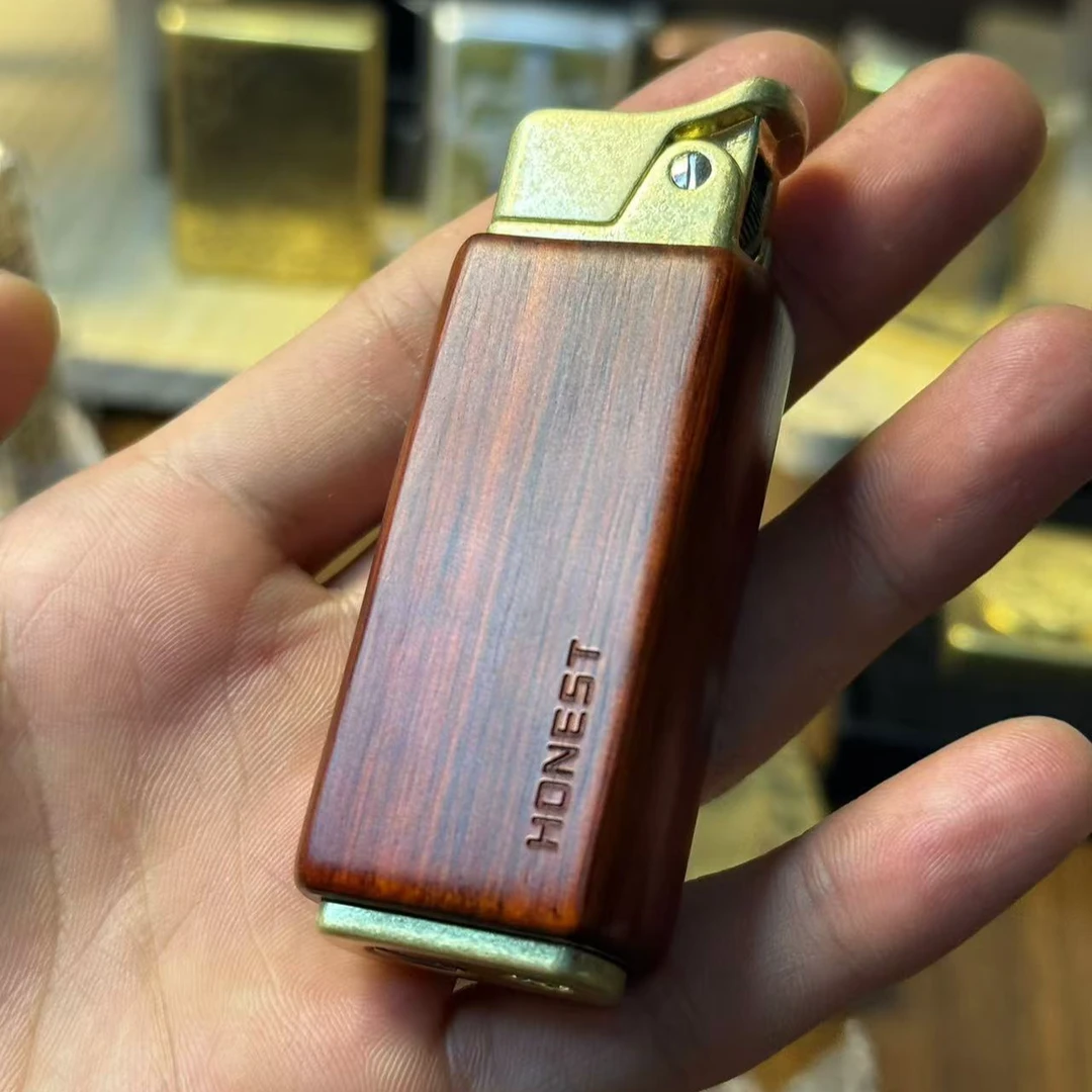 百诚云端紫檀木打火机