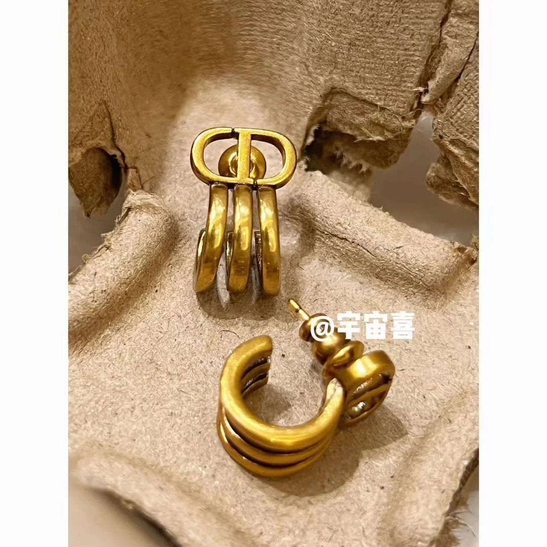 黄铜耳饰 D4-127【黄铜猪鼻子小尾巴耳钉】