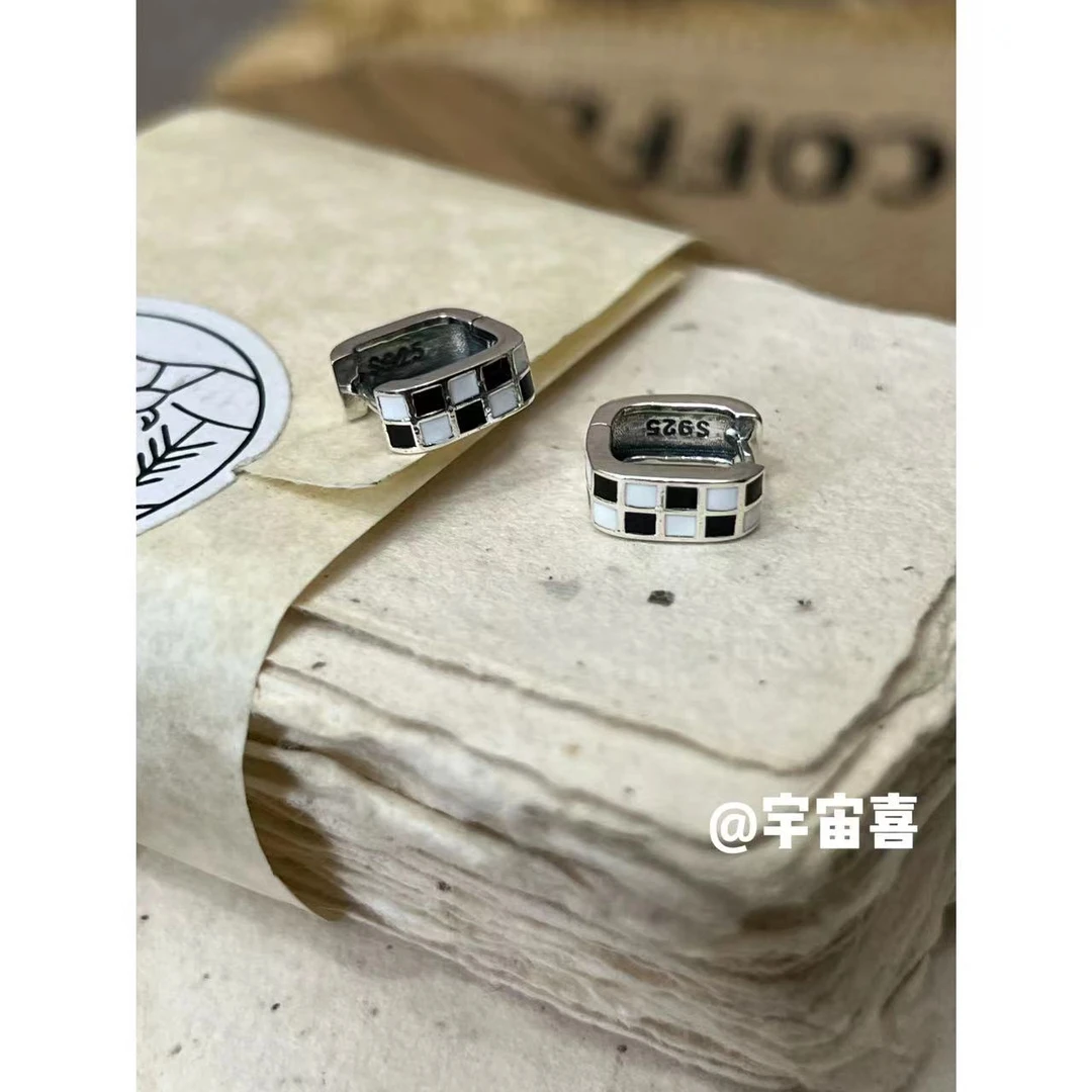 铜合金珐琅耳饰 F1-026【镀银棋盘格黑白迷你方形耳扣】