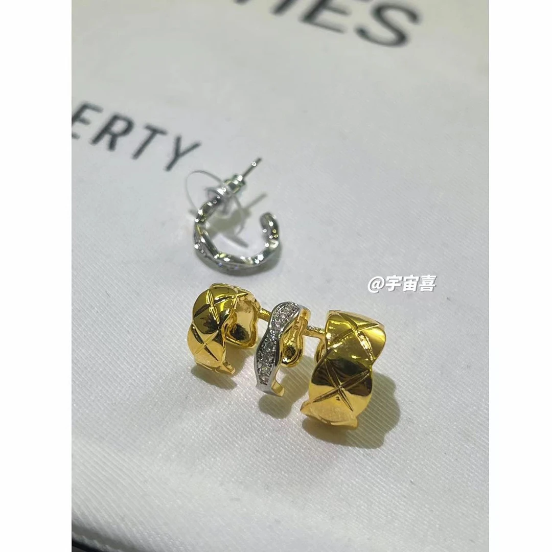 铜合金锆石耳饰 A3-009【金色三层菱格耳骨配小圈银色耳钉】