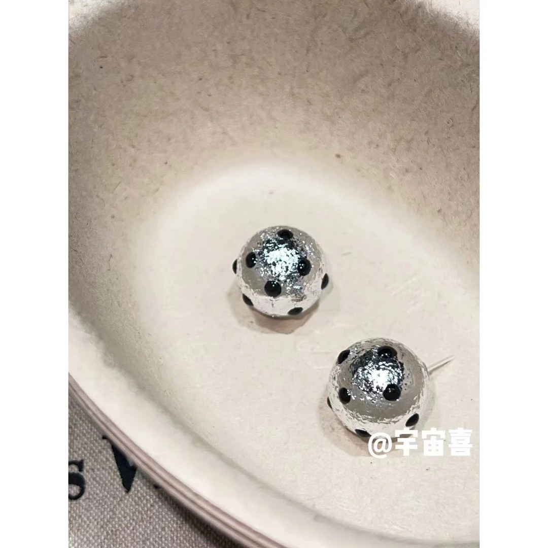 铜合金亚克力耳饰 D1-081【黑色波点褶皱银色耳钉】