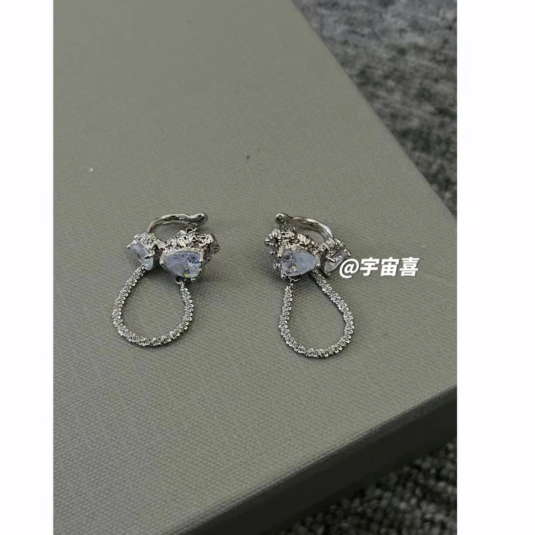 铜合金合成锆石耳饰 A5-001【肌理爱心紫色耳骨夹一对】