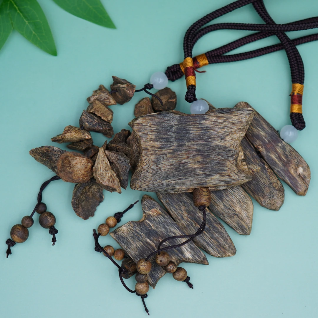 「新号开播福利」绿奇楠沉香车挂-多样性发货