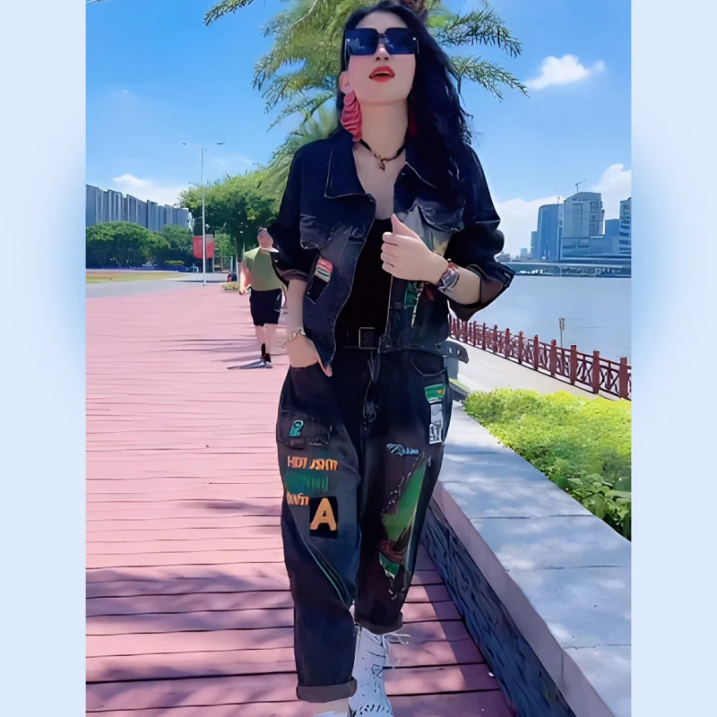 个性炸街牛仔套装女2023春秋款时尚宽松减龄短款外套哈伦裤两件套