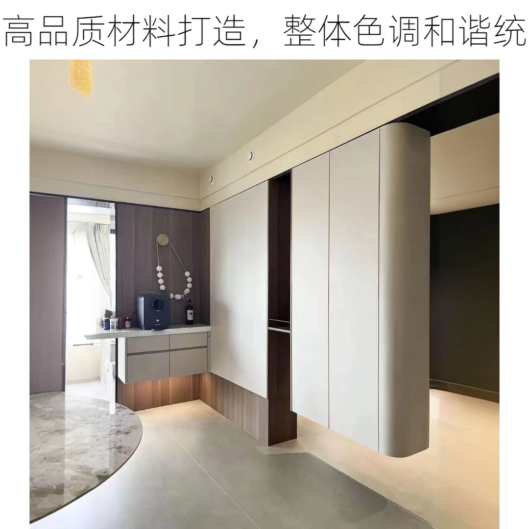 悬空衣柜，原木色系加上暖色门板诠释不被定义的自由与舒适