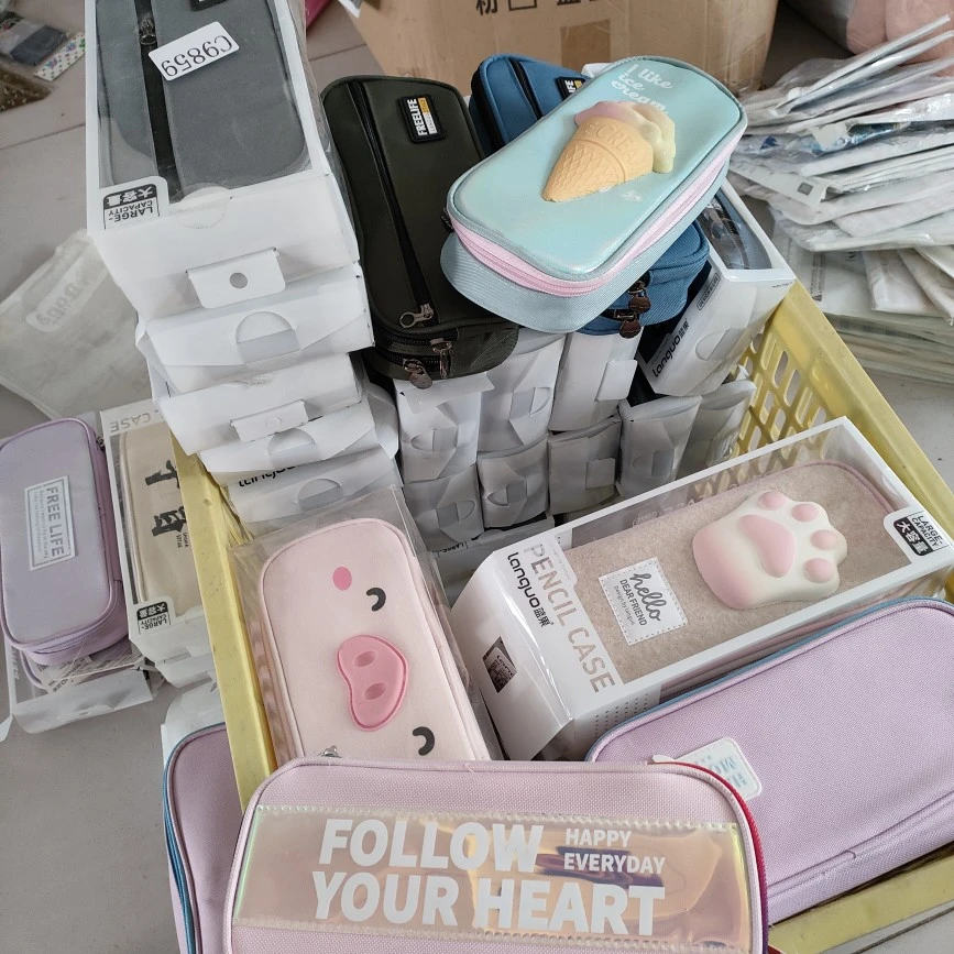 【蓝果多品牌】2个大容量布艺文具盒浮力勾线产品