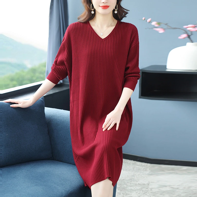 胖mm春秋大码V领红色针织裙女加肥加大200斤宽松显瘦中长款连衣裙