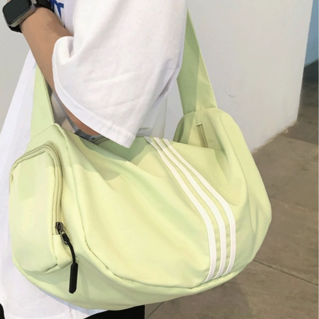 运动游泳瑜伽健身包女休闲轻便收纳斜挎包大容量学生旅行包背包男