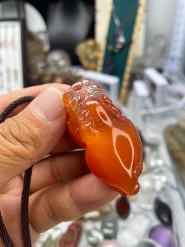 天然红毛聚宝盆貔貅吊坠红水晶项坠毛衣链