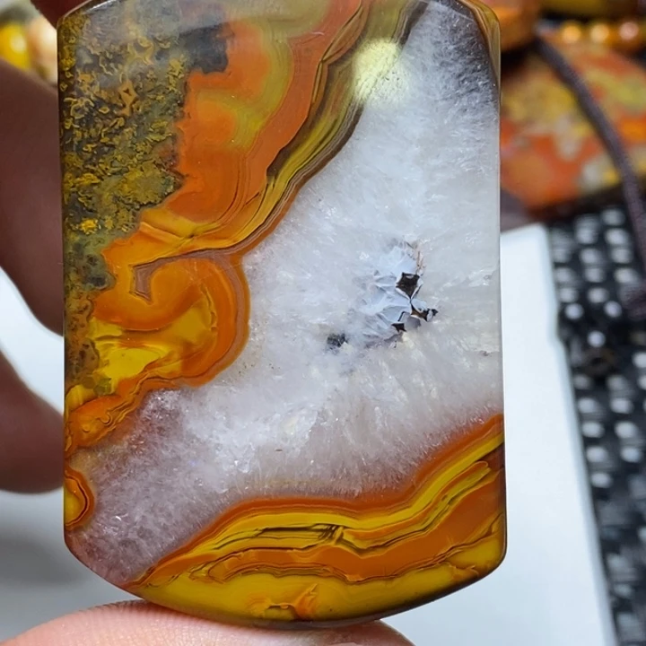 玛瑙/玉髓颈饰未镶嵌天****行