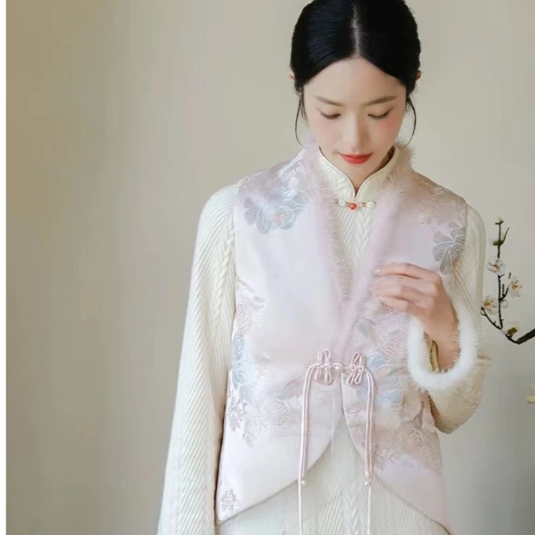 山有色2024新中式初冬原创国风喜鹊粉色加厚夹棉盘扣马甲1837