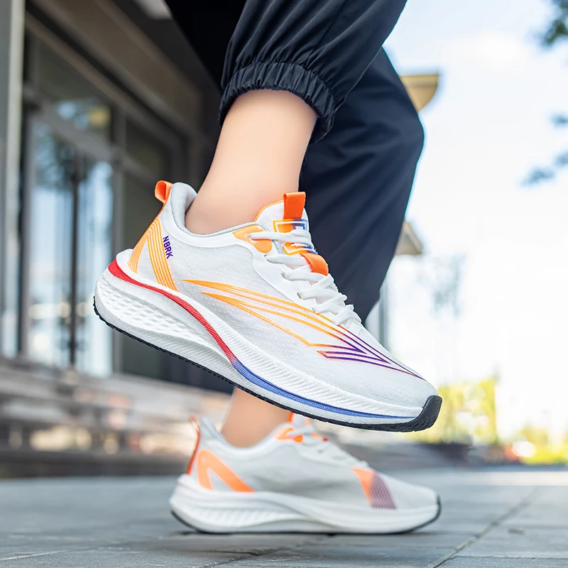 超轻跑步鞋春夏运动鞋学生碳板跑步鞋回弹减震休闲百搭潮鞋轻便