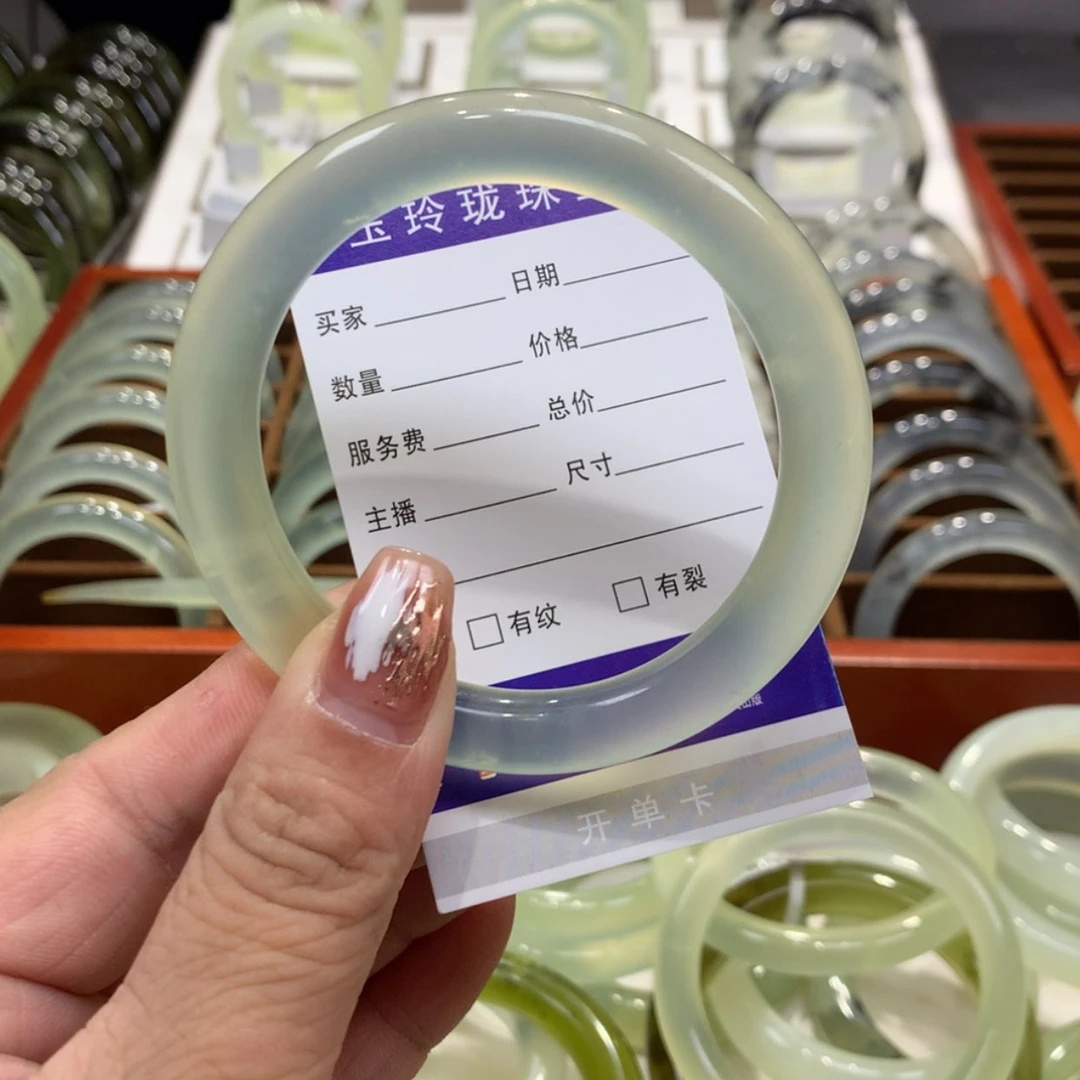 【闪购商品】蛇纹石玉手镯未镶嵌通**陈