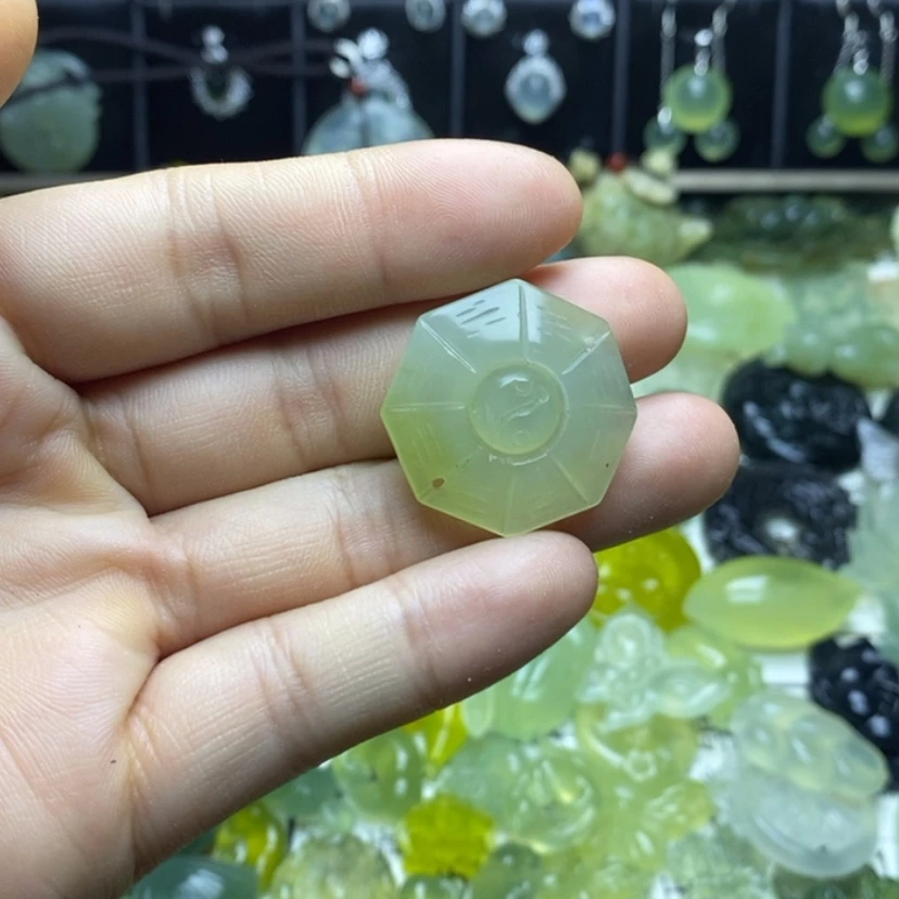 【闪购商品】蛇纹石玉颈饰未镶嵌
