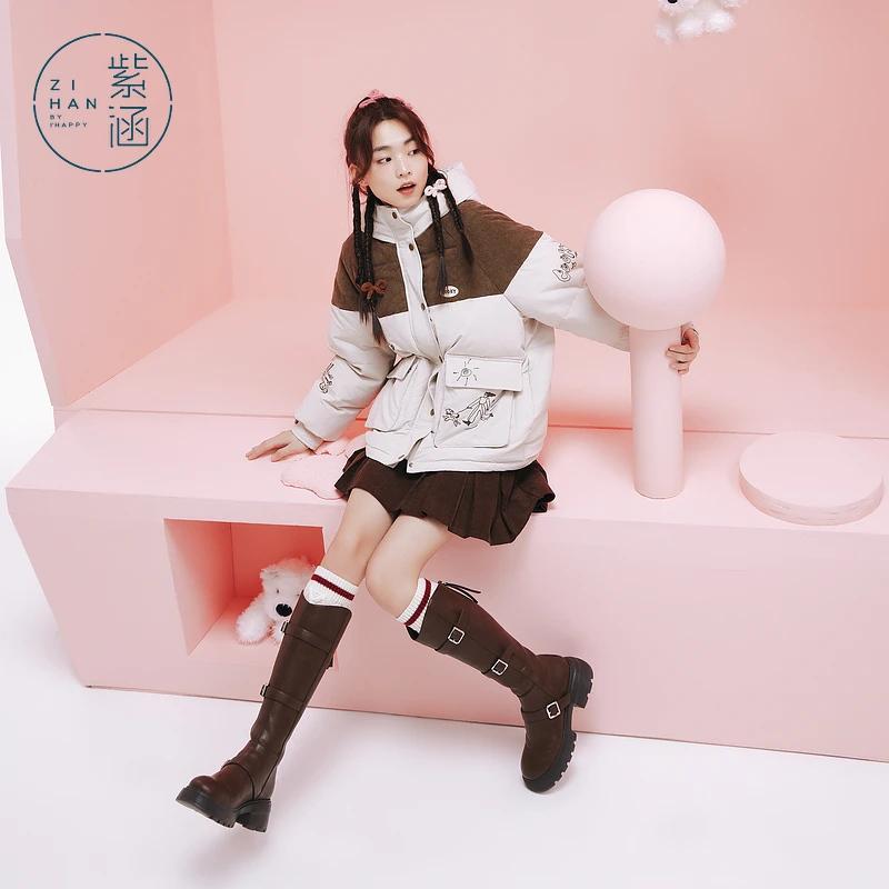 紫涵短款撞色连帽羽绒服外套女刺绣图案鸭绒面包服Z4Z11AS319