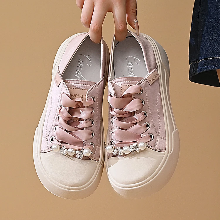 2024年高蒂新款时尚休闲板鞋244352B601