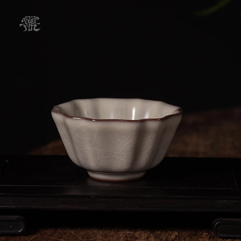 问鼎哥窑 致巧款祥瑞杯