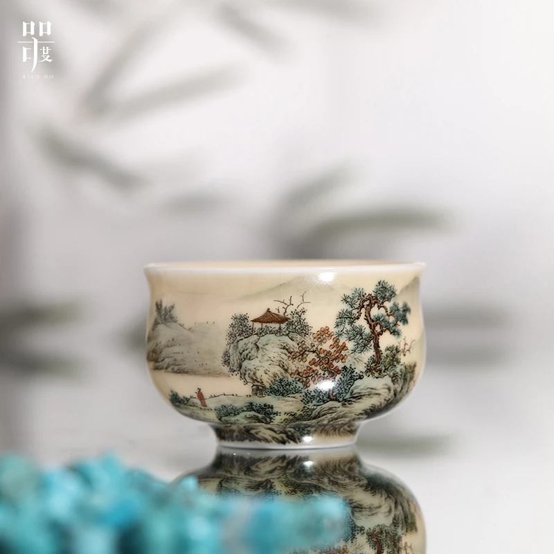 问鼎器度汝窑照莹杯（山水）