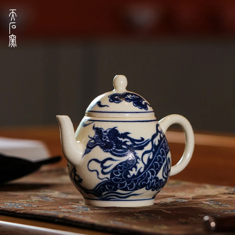 问鼎天石窑白陶泥元青花梨形壶（龙）