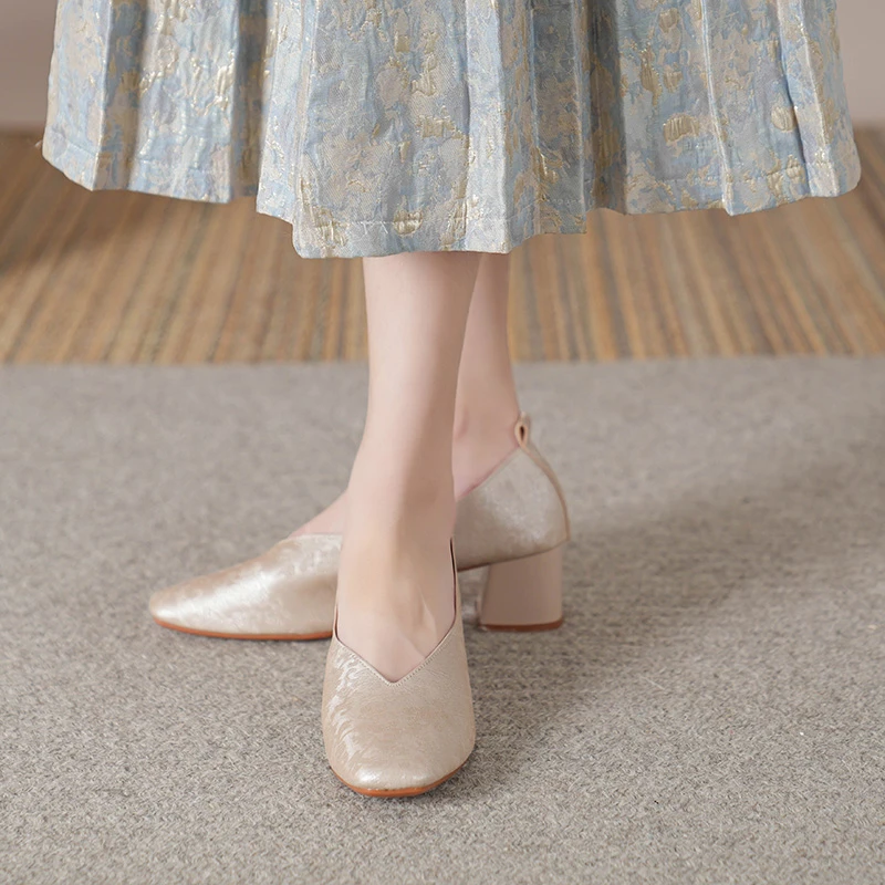 新国风粗跟时尚浅口百搭气质方跟法式高跟鞋简约方头通勤女单鞋