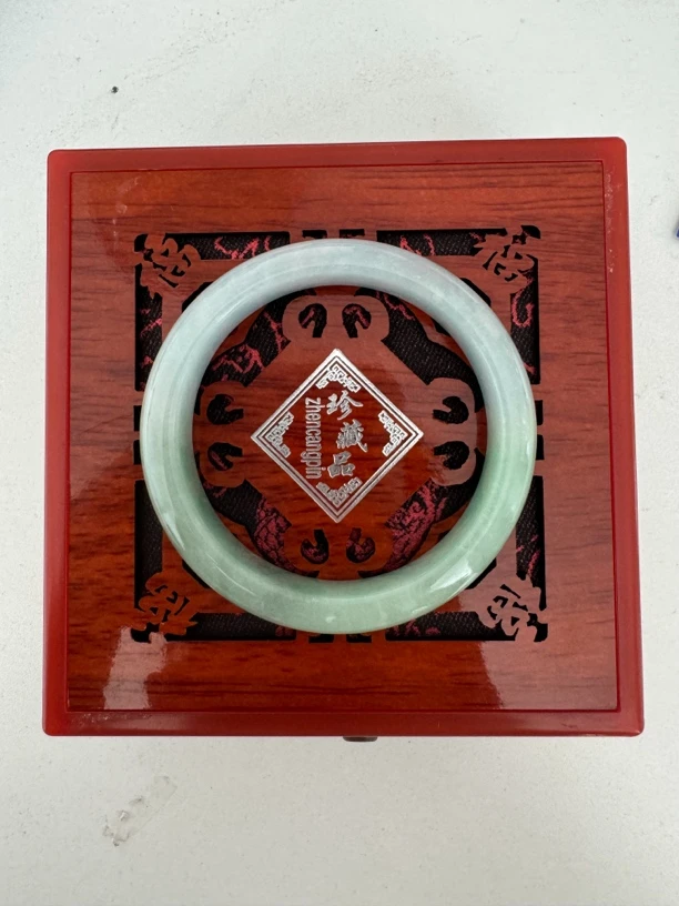 K648翡翠绿半山水手镯圈口50.5